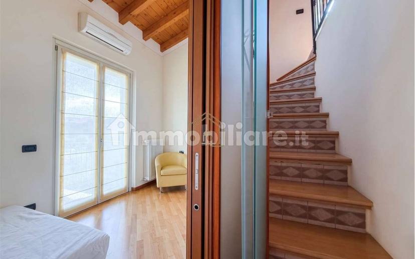 Villa bifamiliare via John Fitzgerald Kennedy, Solarolo, Manerba del Garda — foto 17 di 27