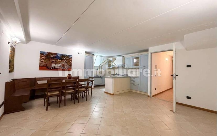 Villa bifamiliare via John Fitzgerald Kennedy, Solarolo, Manerba del Garda — foto 4 di 27