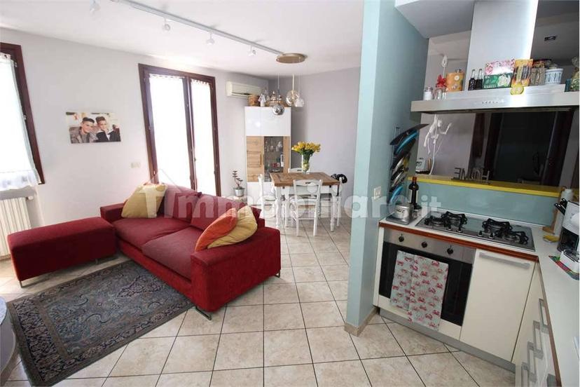 Appartamento via cadiroggio, 22/f, Castellarano