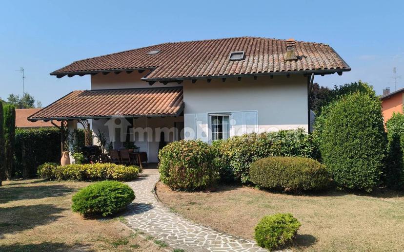 Villa unifamiliare via per Arona, Centro, Gozzano — foto 8 di 38