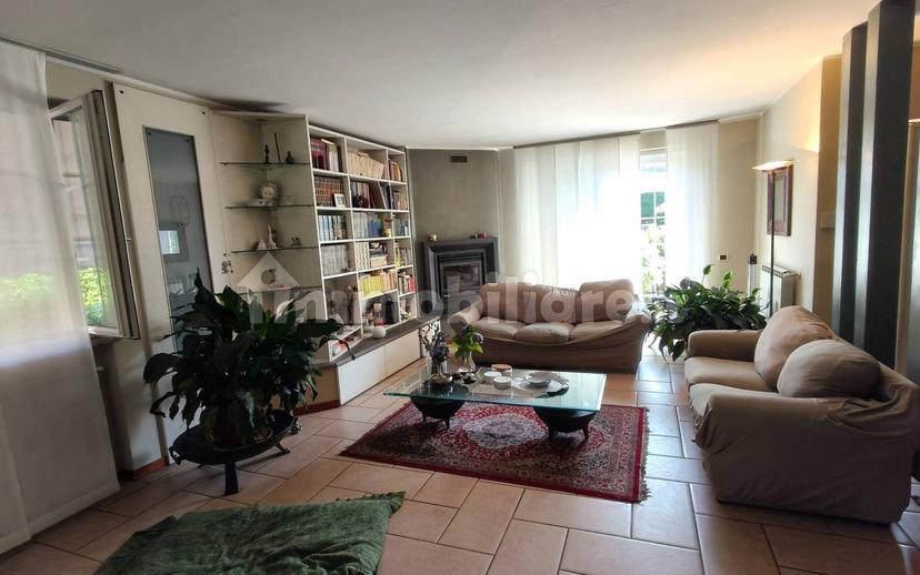 Villa unifamiliare via per Arona, Centro, Gozzano