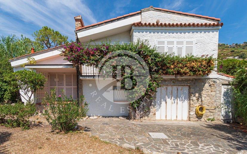 Villa unifamiliare, da ristrutturare, 90 m², Latte, Ville, Ventimiglia — foto 5 di 15
