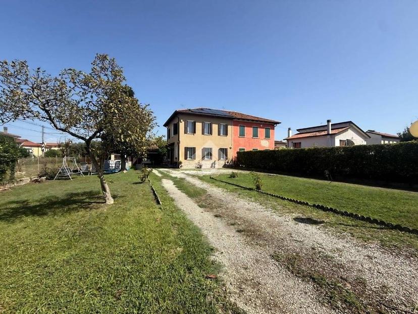 Villa bifamiliare via Giulio De Zuliani, Centro, Mogliano Veneto — foto 27 di 31