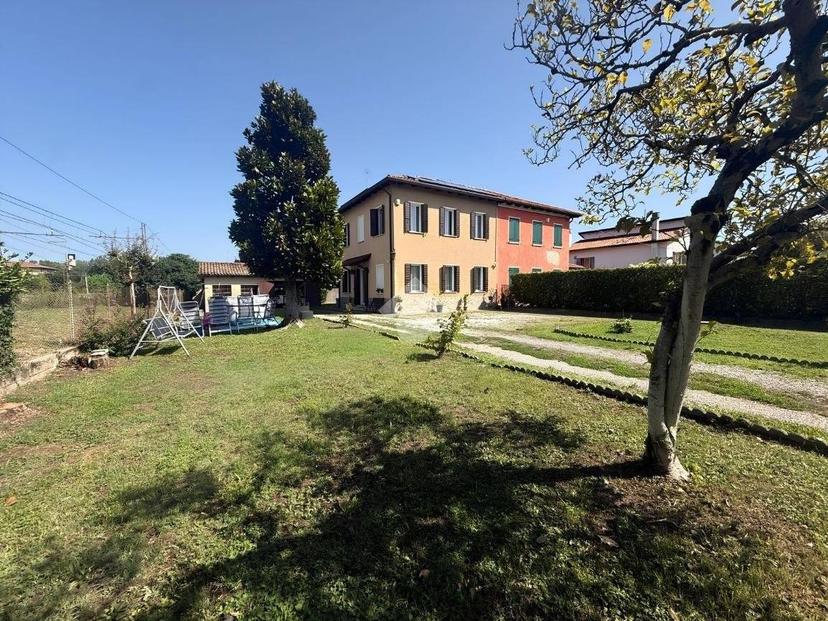 Villa bifamiliare via Giulio De Zuliani, Centro, Mogliano Veneto