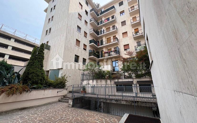 Trilocale piazzale Europa 1, Centro, Gallarate — foto 14 di 17