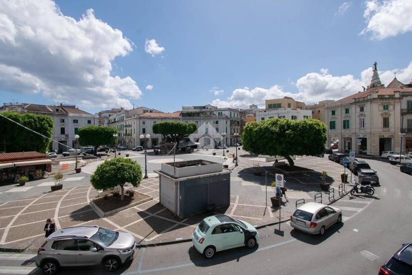 Quadrilocale piazza Del Popolo 37, Tirone, Messina