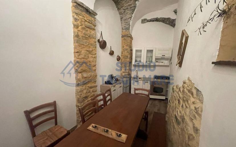 Trilocale via San Dalmazzo 35, Centro, Taggia