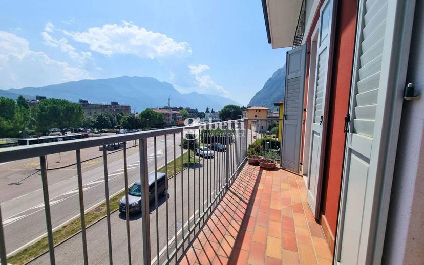 Bilocale via Albola, 175, Centro, Riva del Garda — foto 2 di 18