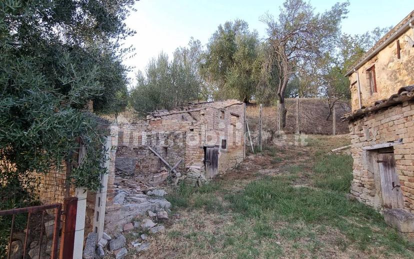 Rustico Sp75, Teramo — foto 7 di 8