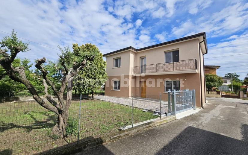 Terratetto unifamiliare via Gioberti, Centro, Solesino — foto 8 di 18