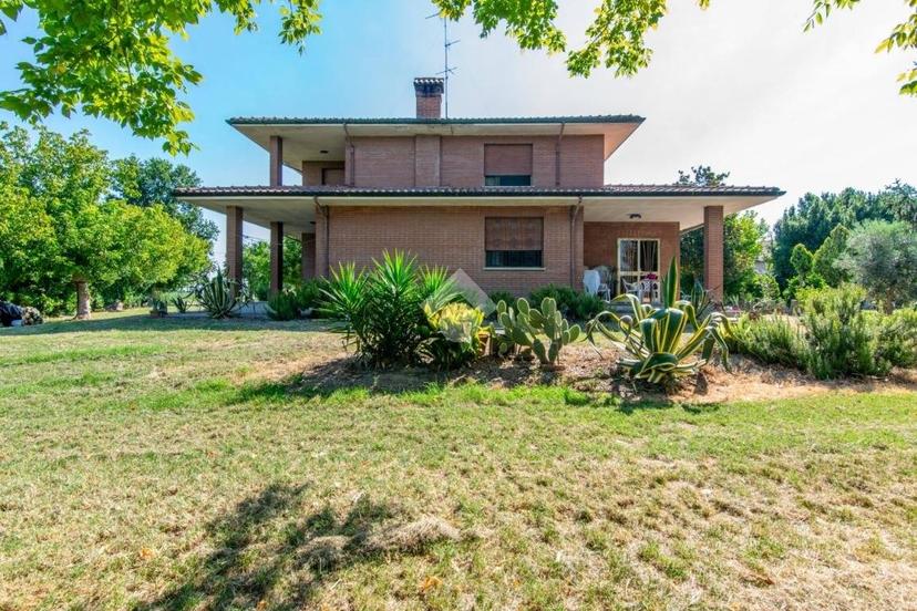 Villa unifamiliare via Bologna 819, San Martino, Ferrara — foto 34 di 40