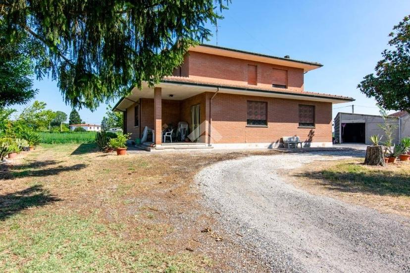 Villa unifamiliare via Bologna 819, San Martino, Ferrara — foto 7 di 40
