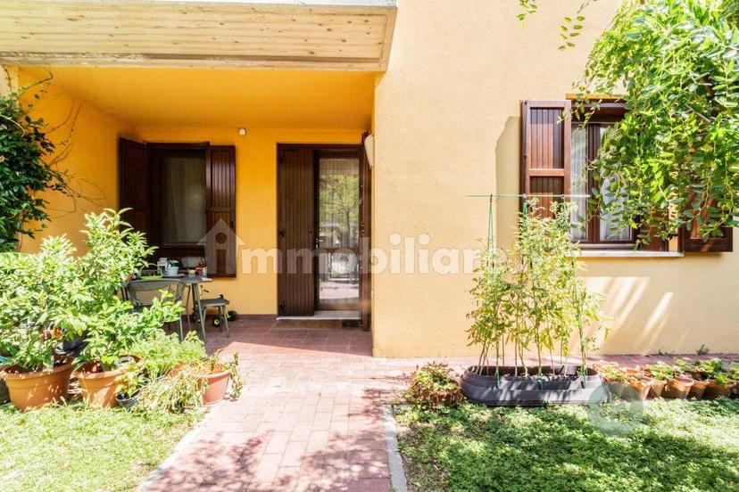 Trilocale via dei Ciliegi 56, Centro, Correggio — foto 13 di 22