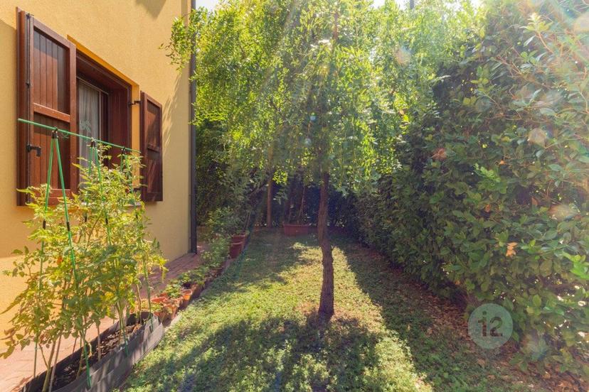 Trilocale via dei Ciliegi 56, Centro, Correggio — foto 10 di 22