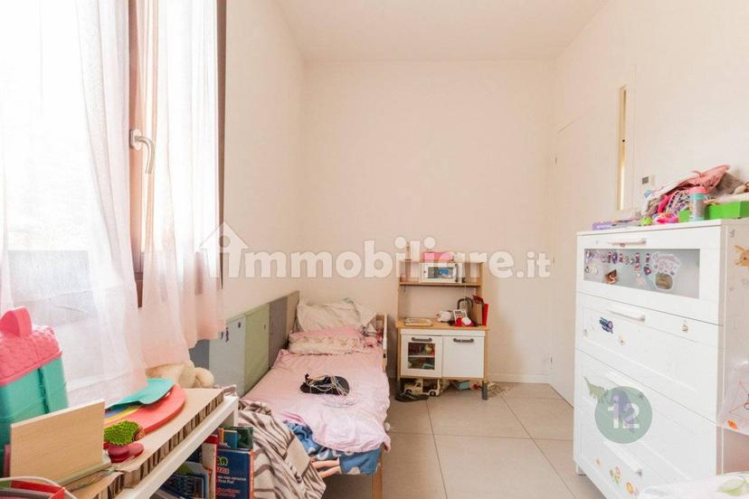Trilocale via dei Ciliegi 56, Centro, Correggio — foto 16 di 22
