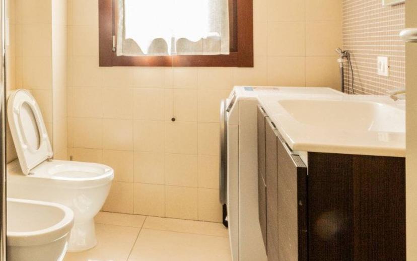 Trilocale via dei Ciliegi 56, Centro, Correggio — foto 12 di 22