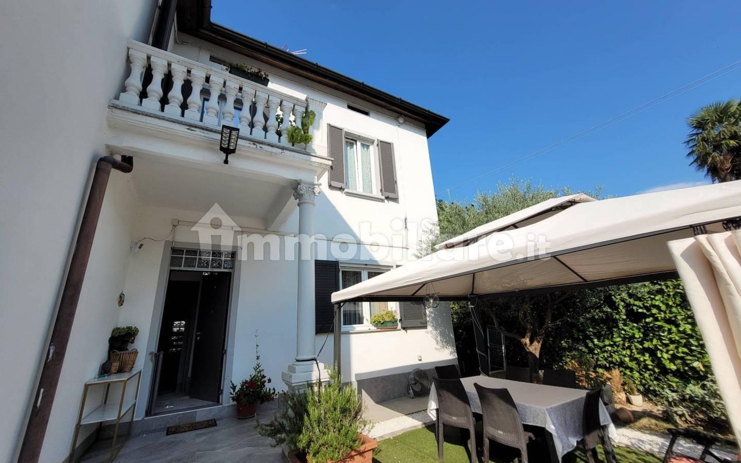 Villa unifamiliare viale Trieste, Centro, Olgiate Comasco