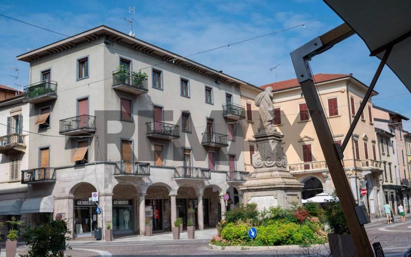 Bilocale piazza Martiri 28, Centro, Borgomanero — foto 4 di 18