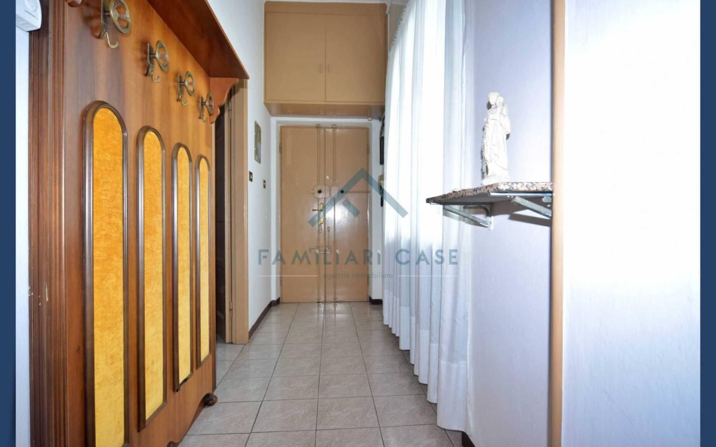 Trilocale via Alessandro Volta, Centro, Gazzada Schianno