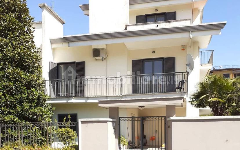 Villa bifamiliare via Casilina Nord 32, Madonna Della Neve, Frosinone — foto 27 di 63