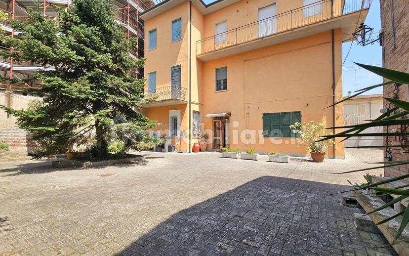 Villa unifamiliare via Generale Bruno Malaguti 4/D, Centro, Finale Emilia — foto 5 di 81