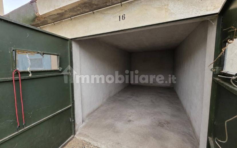 Trilocale largo Giuseppe Giusti 10, Semicentro, Vercelli — foto 13 di 19