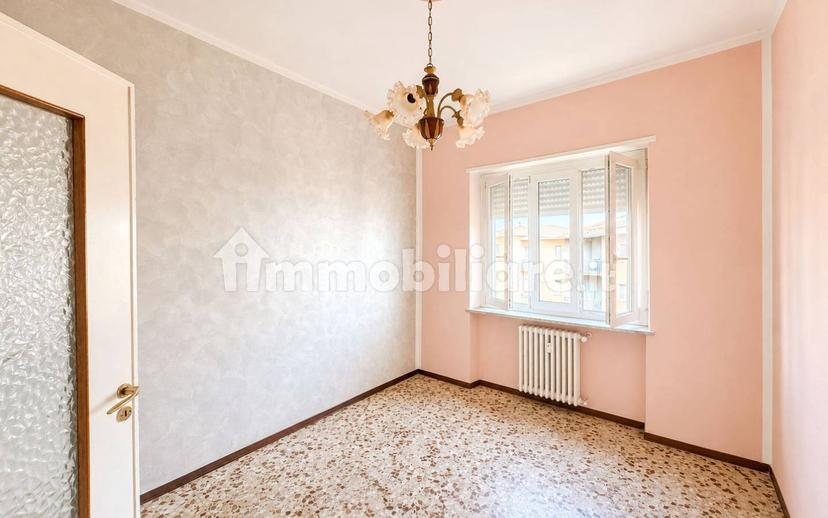 Trilocale largo Giuseppe Giusti 10, Semicentro, Vercelli — foto 9 di 19