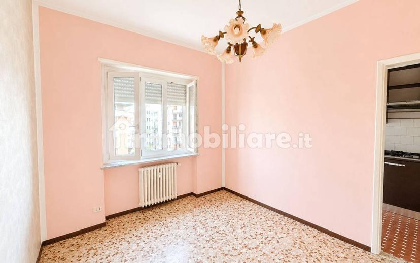Trilocale largo Giuseppe Giusti 10, Semicentro, Vercelli — foto 4 di 19