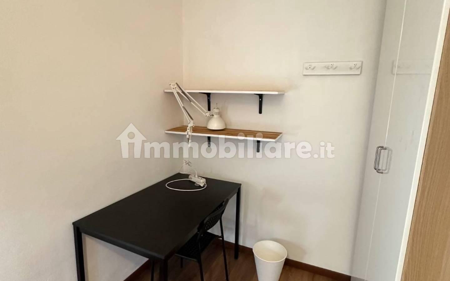 Stanza singola via Ventura Fenarolo 8, Brescia