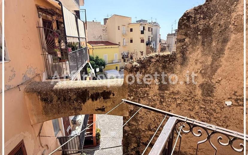 Bilocale largo Sant'Anna, Centro, Formia — foto 13 di 18