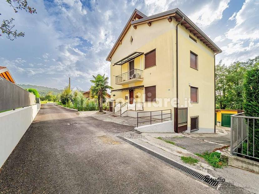 Trilocale via Edmondo De Amicis, 10, Cologna Caraverio, Castello di Brianza — foto 5 di 43