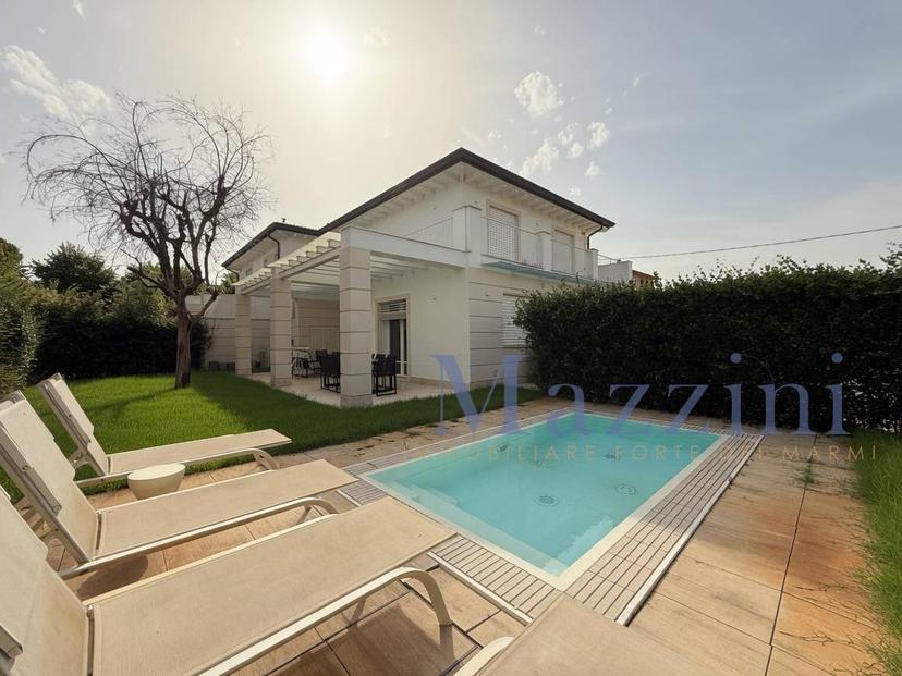 Villa bifamiliare via Civitali, Vittoria Apuana, Forte dei Marmi — foto 23 di 41