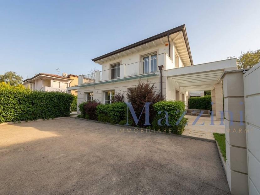 Villa bifamiliare via Civitali, Vittoria Apuana, Forte dei Marmi — foto 11 di 41