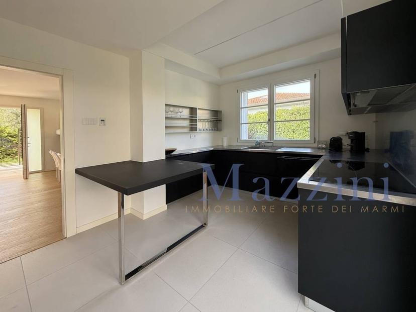 Villa bifamiliare via Civitali, Vittoria Apuana, Forte dei Marmi — foto 12 di 41