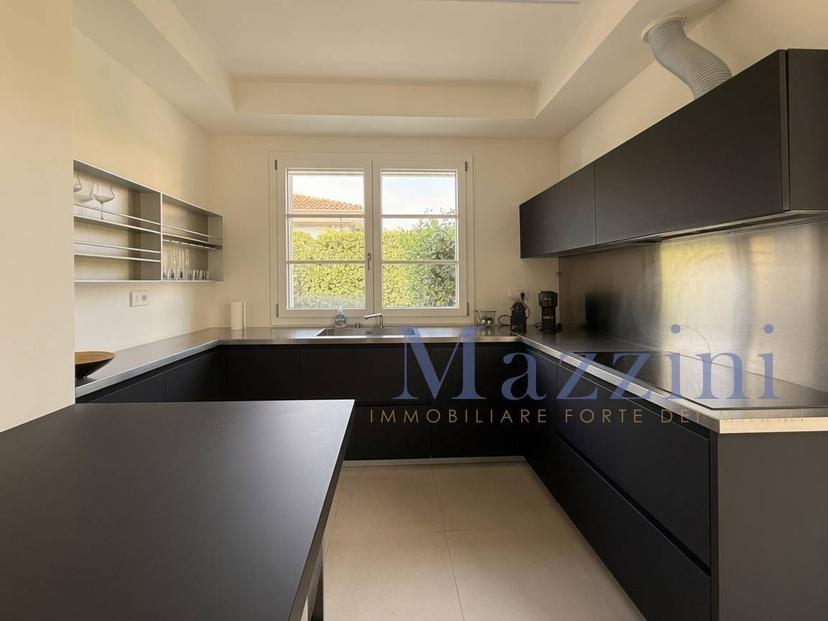 Villa bifamiliare via Civitali, Vittoria Apuana, Forte dei Marmi — foto 4 di 41