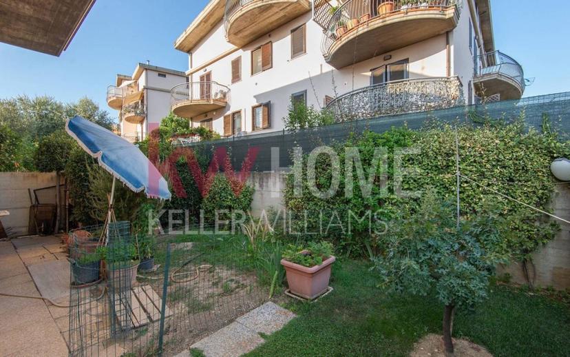 Villa bifamiliare via Giuseppe Di Vittorio, Casette, Città Sant'Angelo — foto 20 di 27