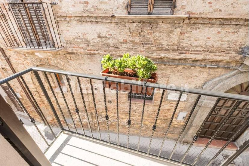 Trilocale corso Umberto I, 37, Centro, Città Sant'Angelo — foto 6 di 45