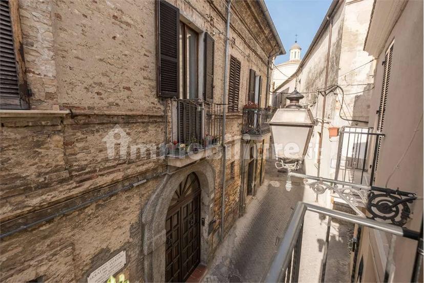 Trilocale corso Umberto I, 37, Centro, Città Sant'Angelo — foto 16 di 45