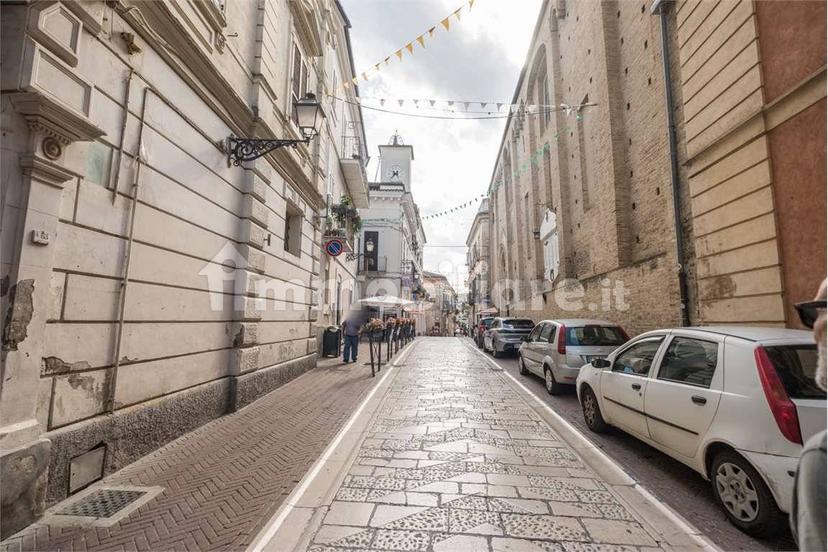 Trilocale corso Umberto I, 37, Centro, Città Sant'Angelo — foto 30 di 45