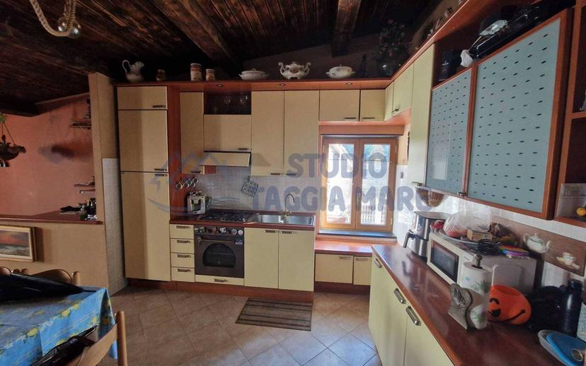 Trilocale via Marco Bianchi 19, Centro, Badalucco — foto 4 di 11