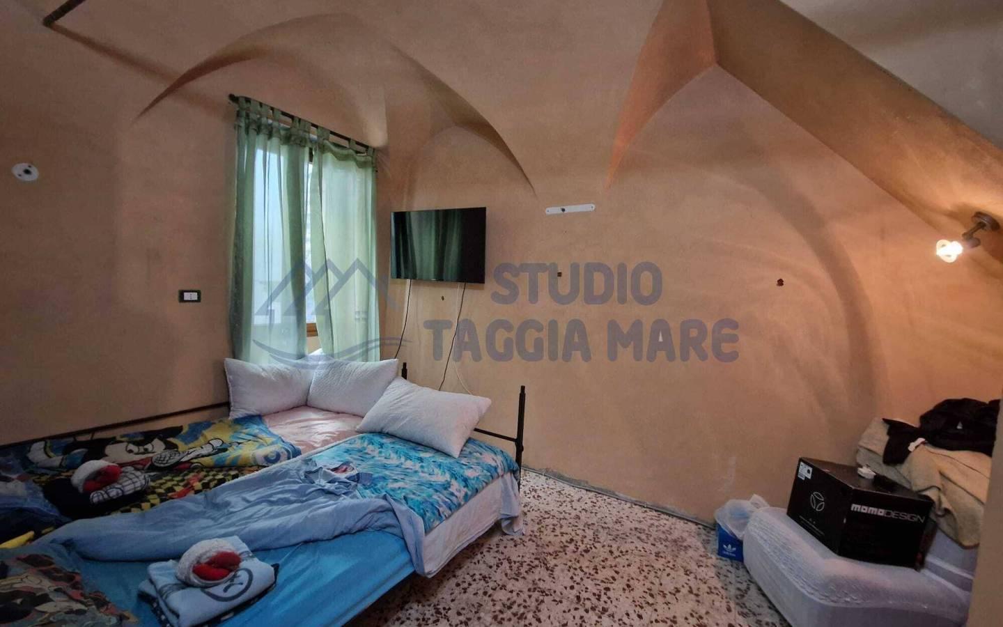 Trilocale via Marco Bianchi 19, Centro, Badalucco