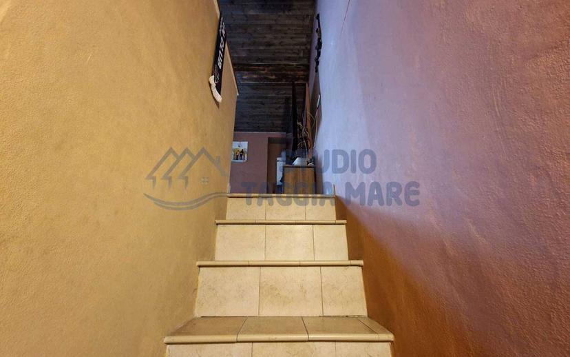 Trilocale via Marco Bianchi 19, Centro, Badalucco — foto 3 di 11