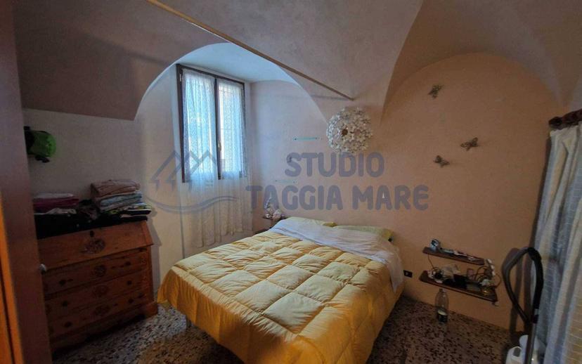 Trilocale via Marco Bianchi 19, Centro, Badalucco — foto 2 di 11
