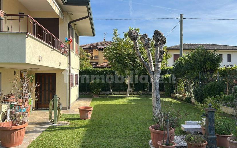 Villa unifamiliare via Catullo, Centro, Montegrotto Terme — foto 2 di 7