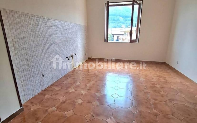 Bilocale traversa 2 Taverna Campanile 121, Centro, Monteforte Irpino — foto 4 di 13