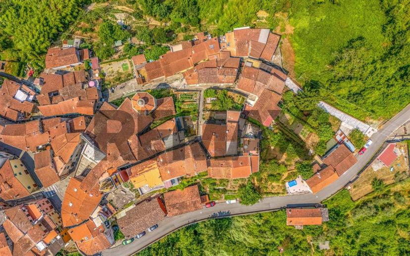 Trilocale da ristrutturare, piano terra, Fosdinovo — foto 4 di 25