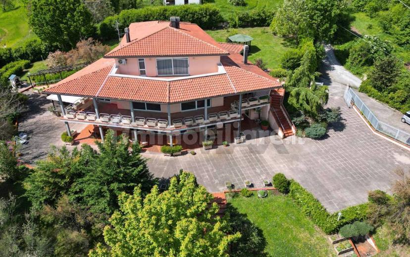 Villa unifamiliare, buono stato, 733 m², Colle Paganello, Fabriano — foto 33 di 43