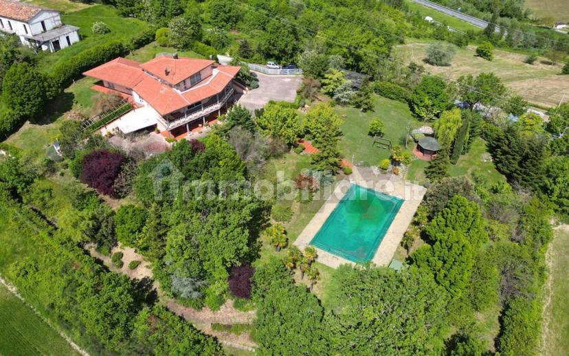 Villa unifamiliare, buono stato, 733 m², Colle Paganello, Fabriano — foto 42 di 43