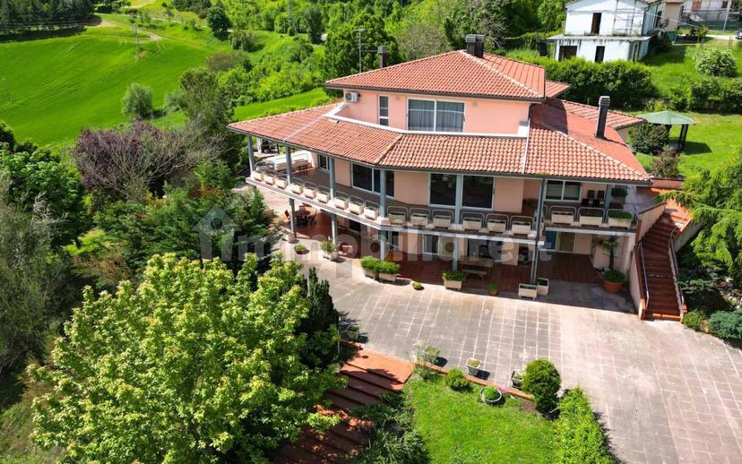 Villa unifamiliare, buono stato, 733 m², Colle Paganello, Fabriano — foto 14 di 43