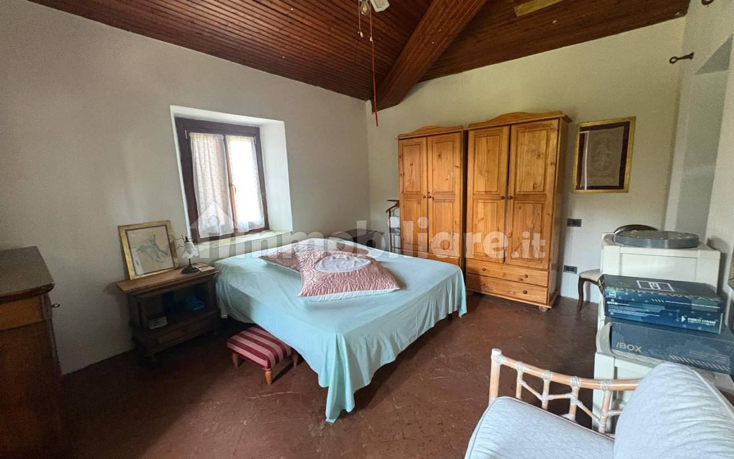 Villa plurifamiliare via Rasica, 15, Brembate